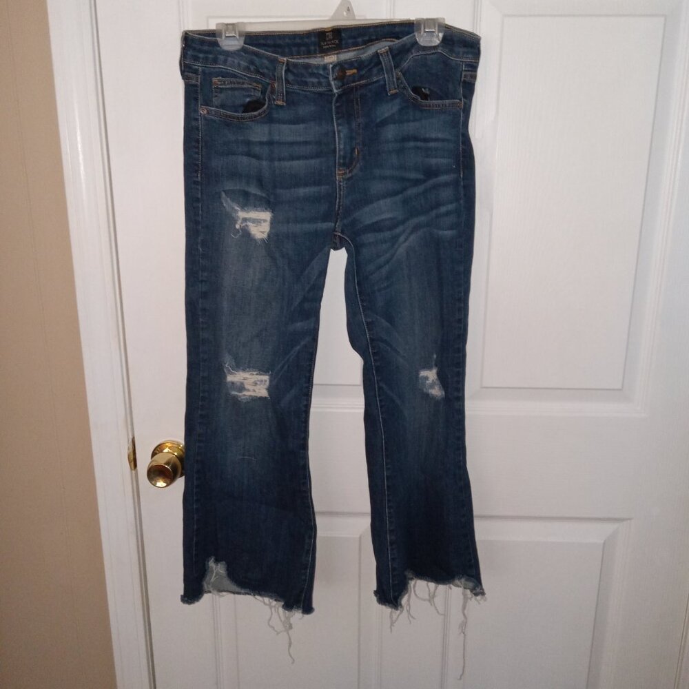 Ladies just black denim capris size 31